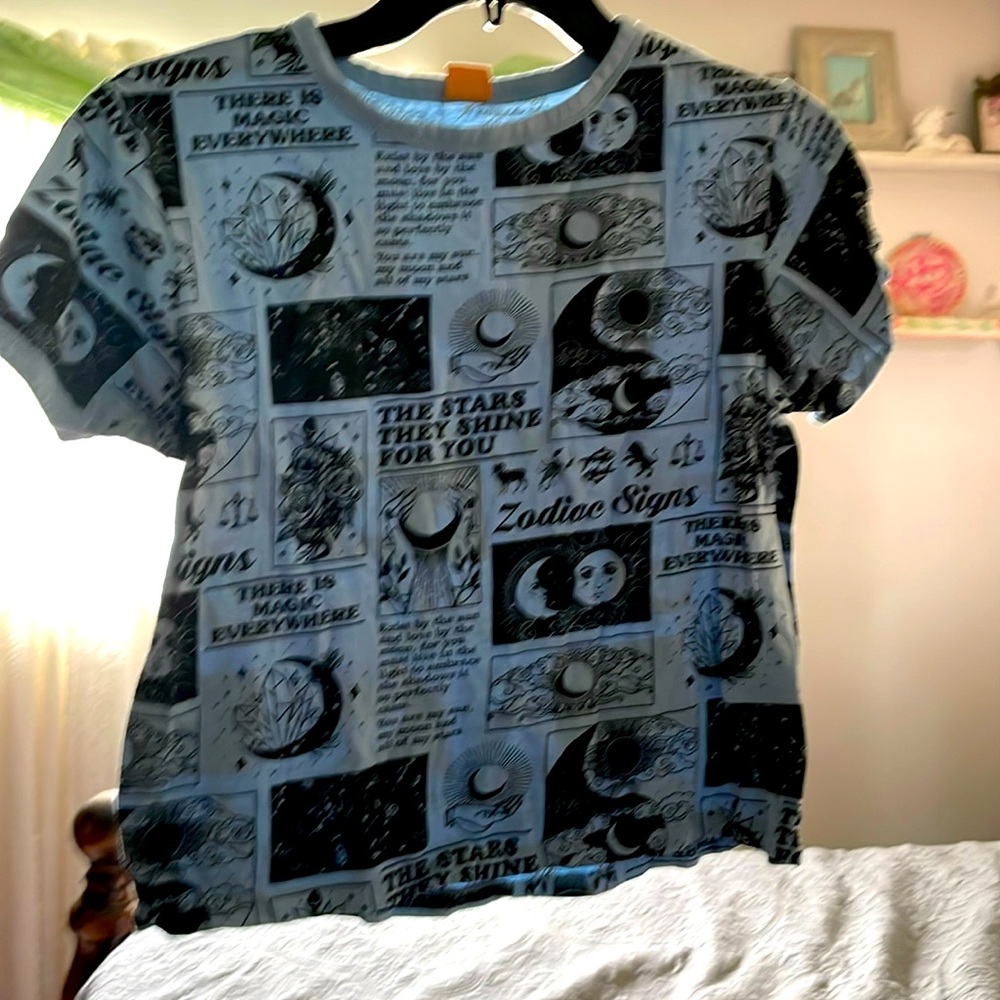 Tshirts size small juniors